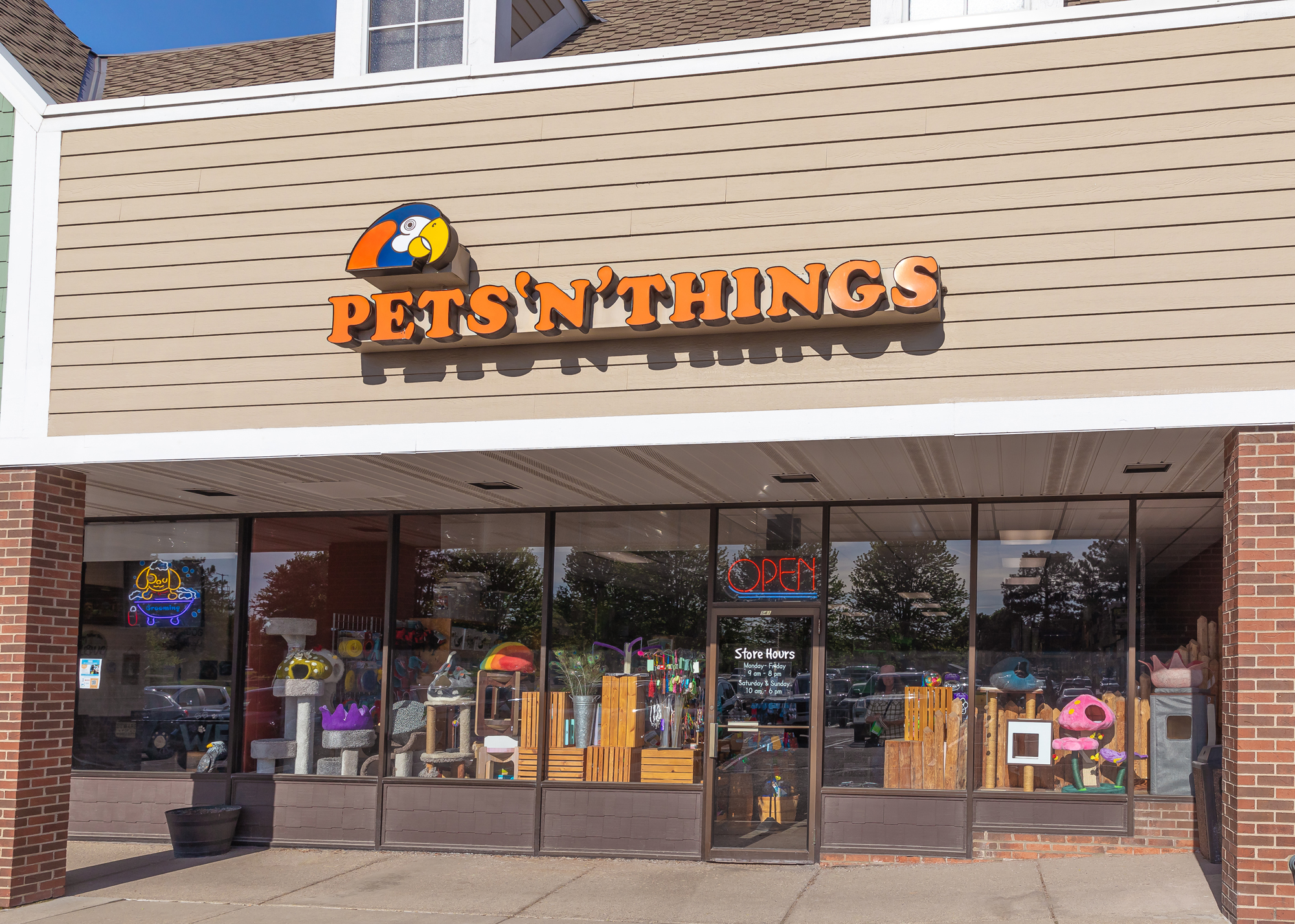 Pets 'n' Things storefront in Saline, Michigan